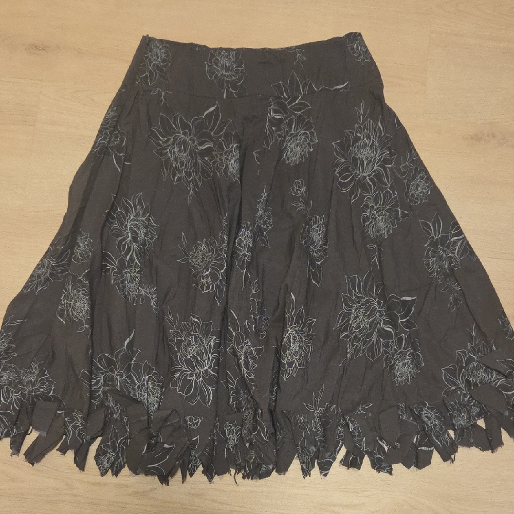 Chic Black Floral A-Line Skirt